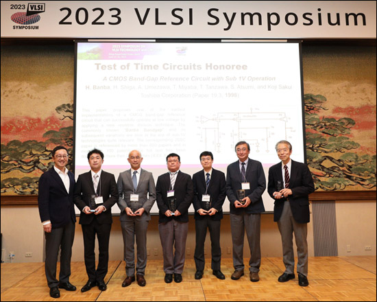 丹沢先生(右から3人目)